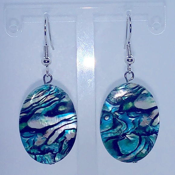 🖤Pick Any 3 for $12🖤 Shell Dangle Earrings - Picture 4 of 8